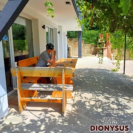 Arode Dionysus - Digital Nomads Coliving בית הארחה