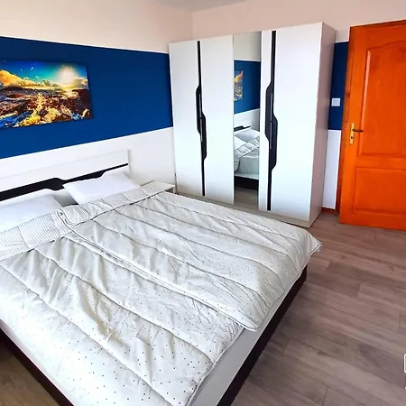 בית הארחה Arode Dionysus - Digital Nomads Coliving בלצ'יק