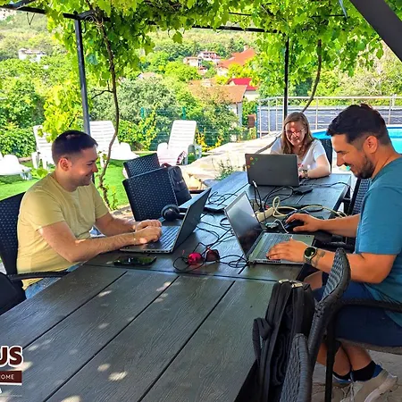 בית הארחה Arode Dionysus - Digital Nomads Coliving